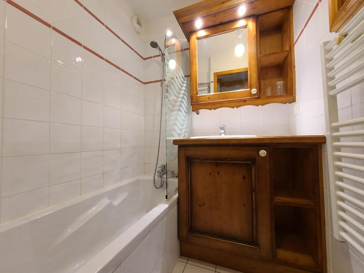 Appartement 3 Pieces Cosy, 6 Personnes, Pres De La Piscine Et Du Ski Bus, Parking Inclus. - Fr-1-572-285 Araches-la-Frasse